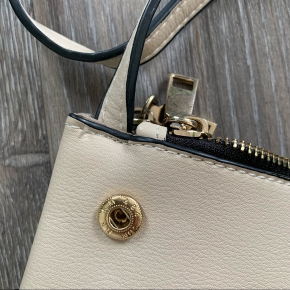 Blumari 3-in-1 crossbody bag with detachable clutch - Picture 6 of 15